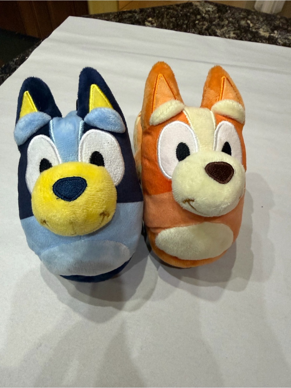 NWOT Kids Bluey & Bingo Slippers 9/10
